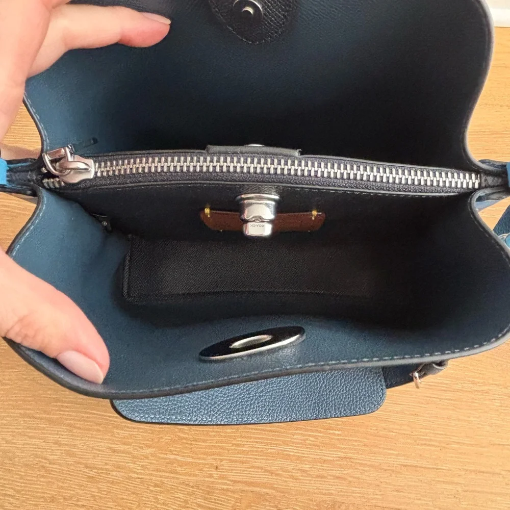 Coach Willow Color-block Bucket Bag - Picture 7 of 9